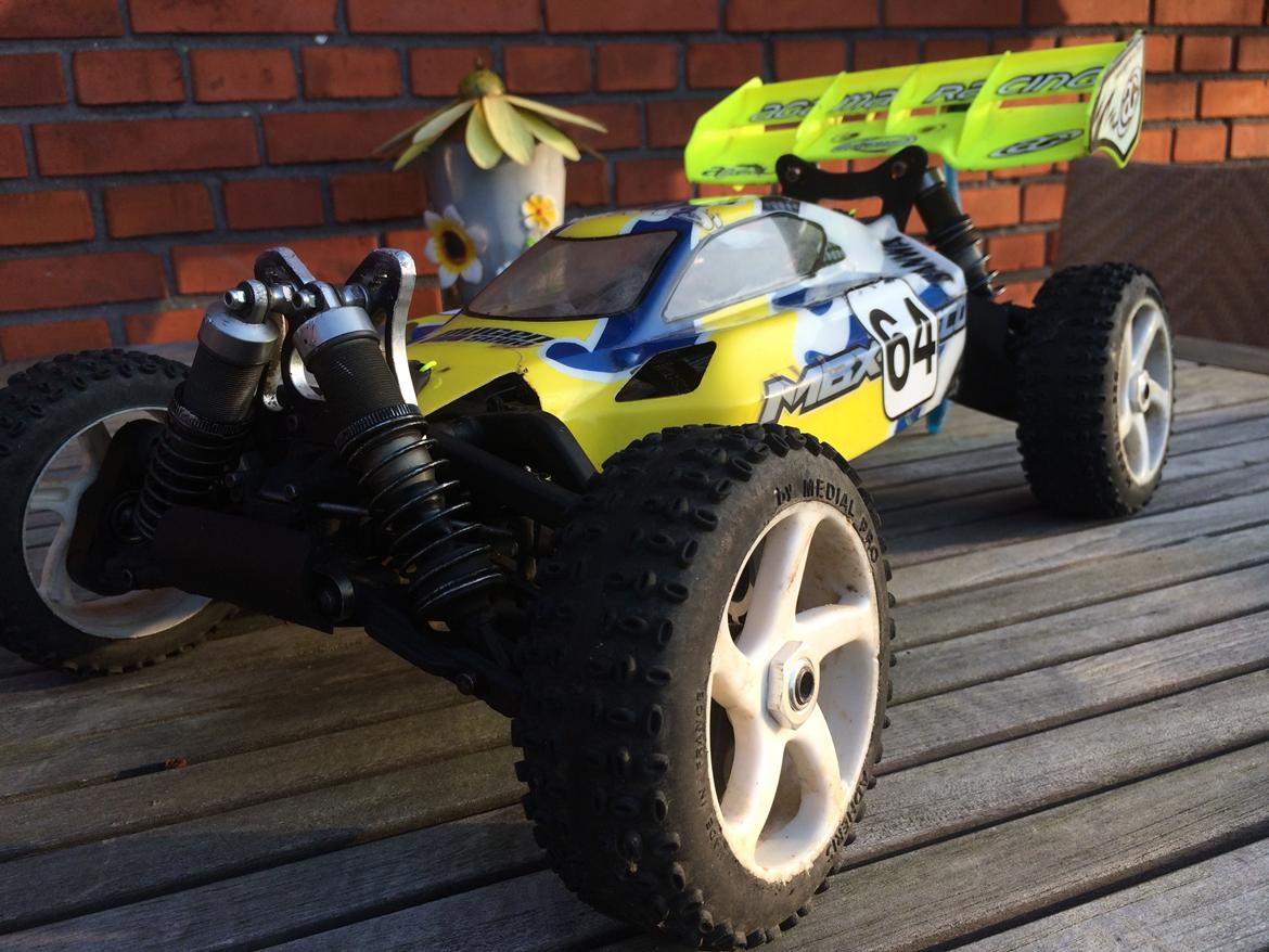 Buggy Mugen MBX6 Tekno V4 brushless billede 1