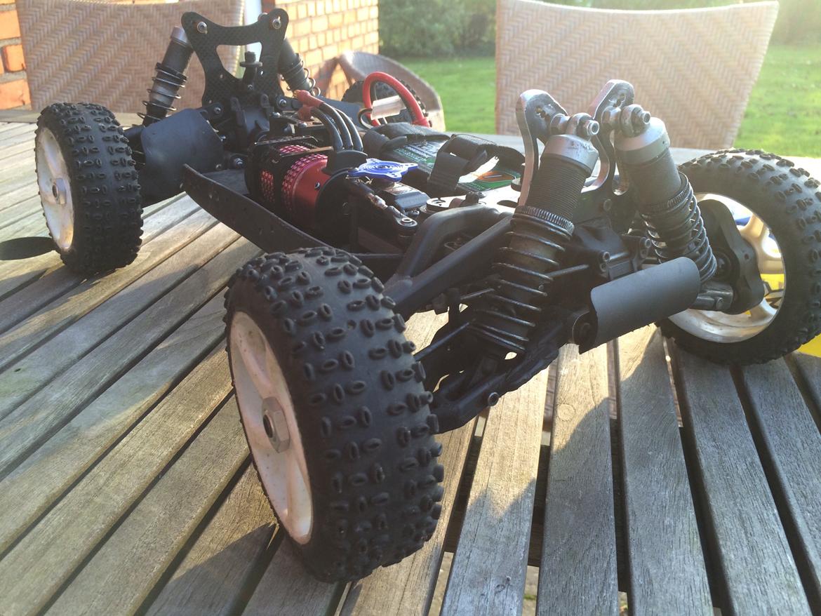 Buggy Mugen MBX6 Tekno V4 brushless billede 5