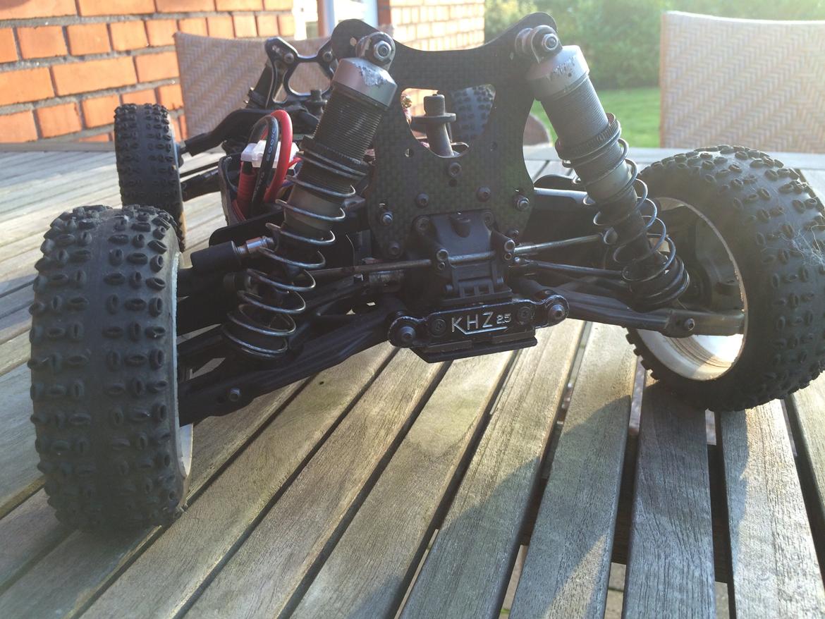 Buggy Mugen MBX6 Tekno V4 brushless billede 9