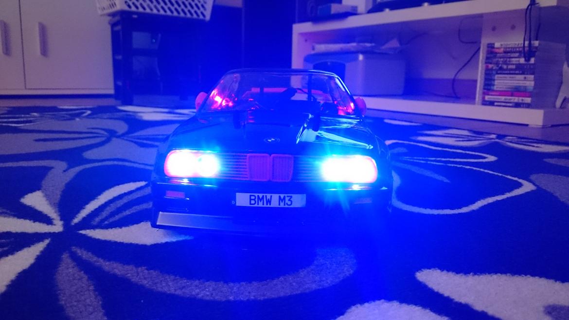 Bil Tamiya TT-01 (BMW M3 E30) billede 3