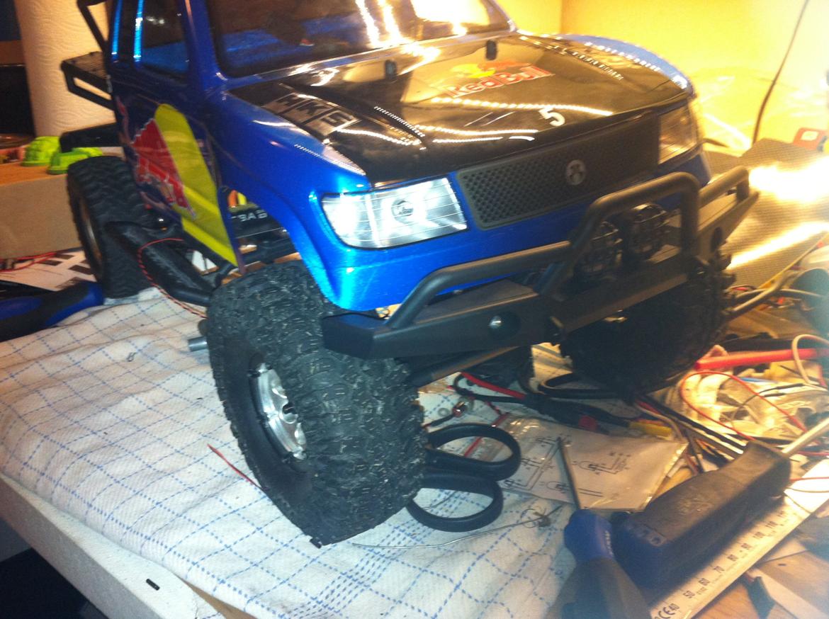 Bil Axial SCX10 Honcho Red Bull billede 6