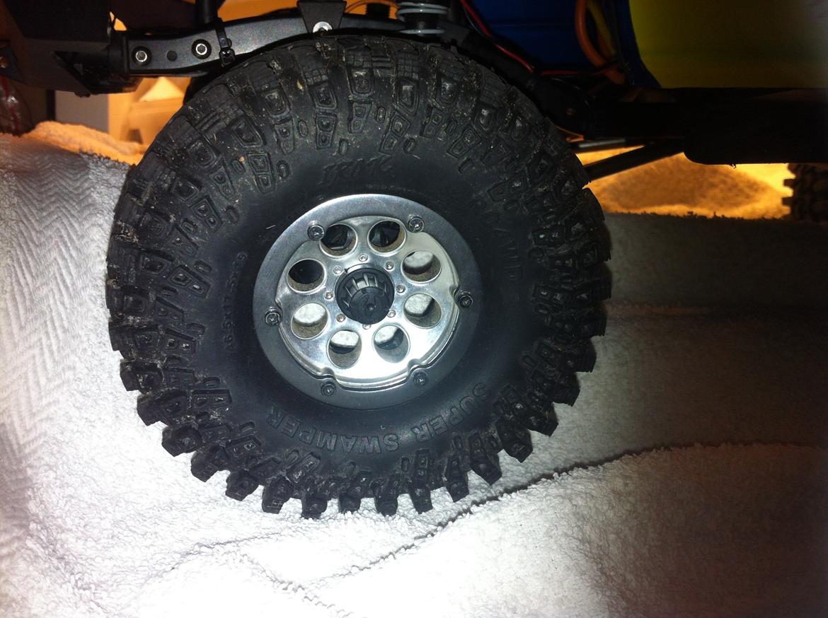 Bil Axial SCX10 Honcho Red Bull billede 8