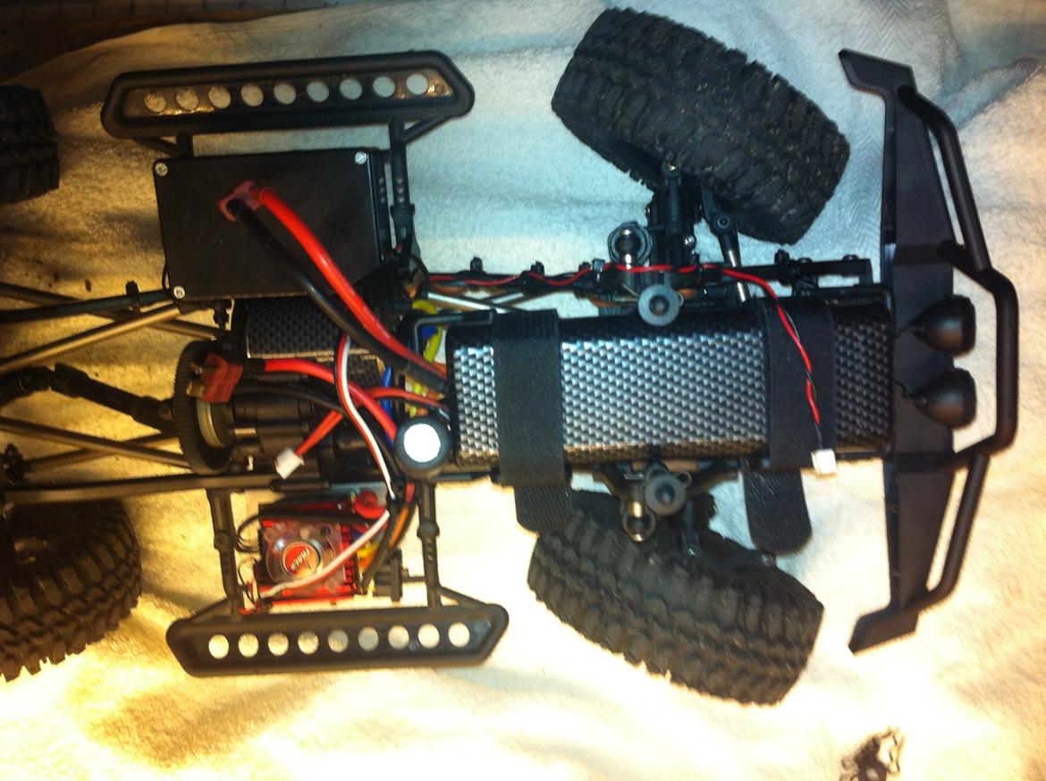 Bil Axial SCX10 Honcho Red Bull billede 14