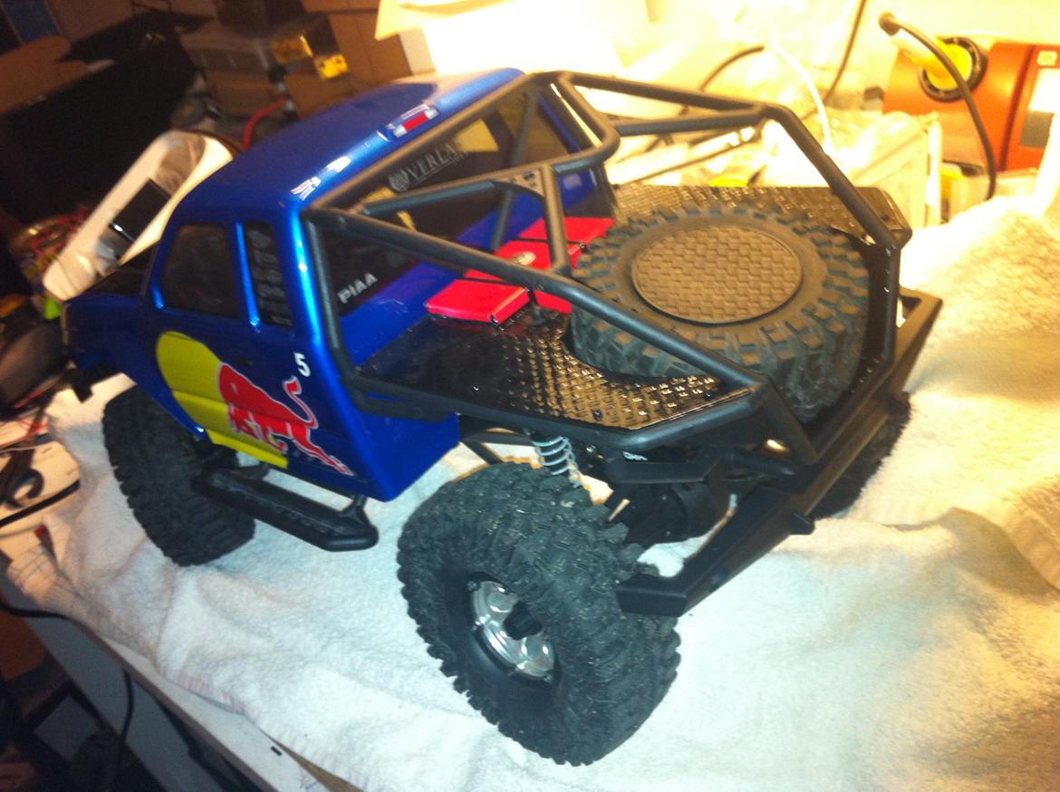 Bil Axial SCX10 Honcho Red Bull billede 12