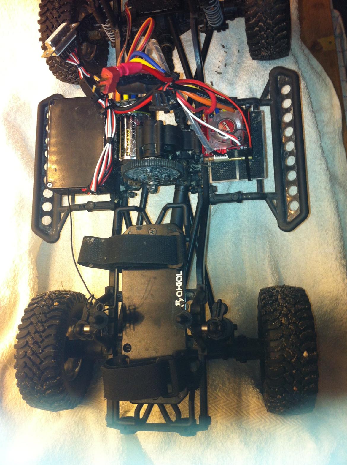 Bil Axial SCX10 Horri (Red) Bull billede 13