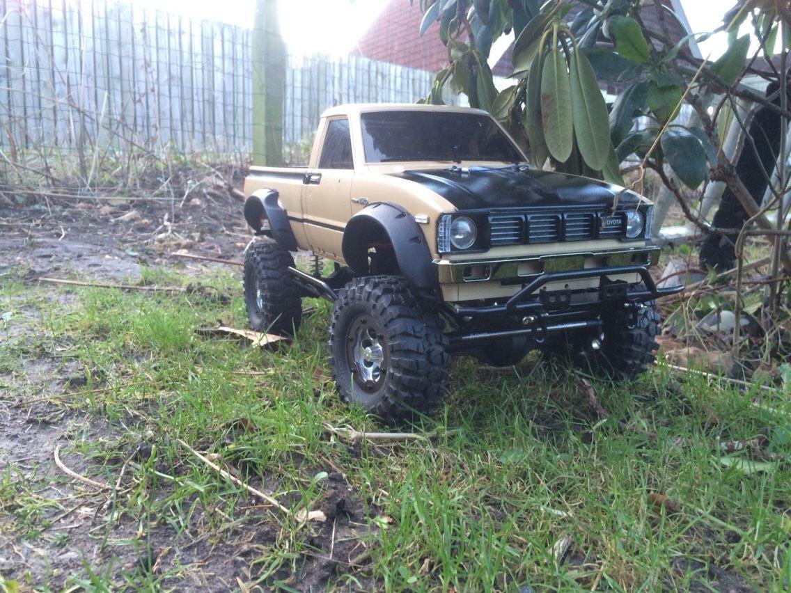 Off-Roader Axial SCX10 Hilux billede 3