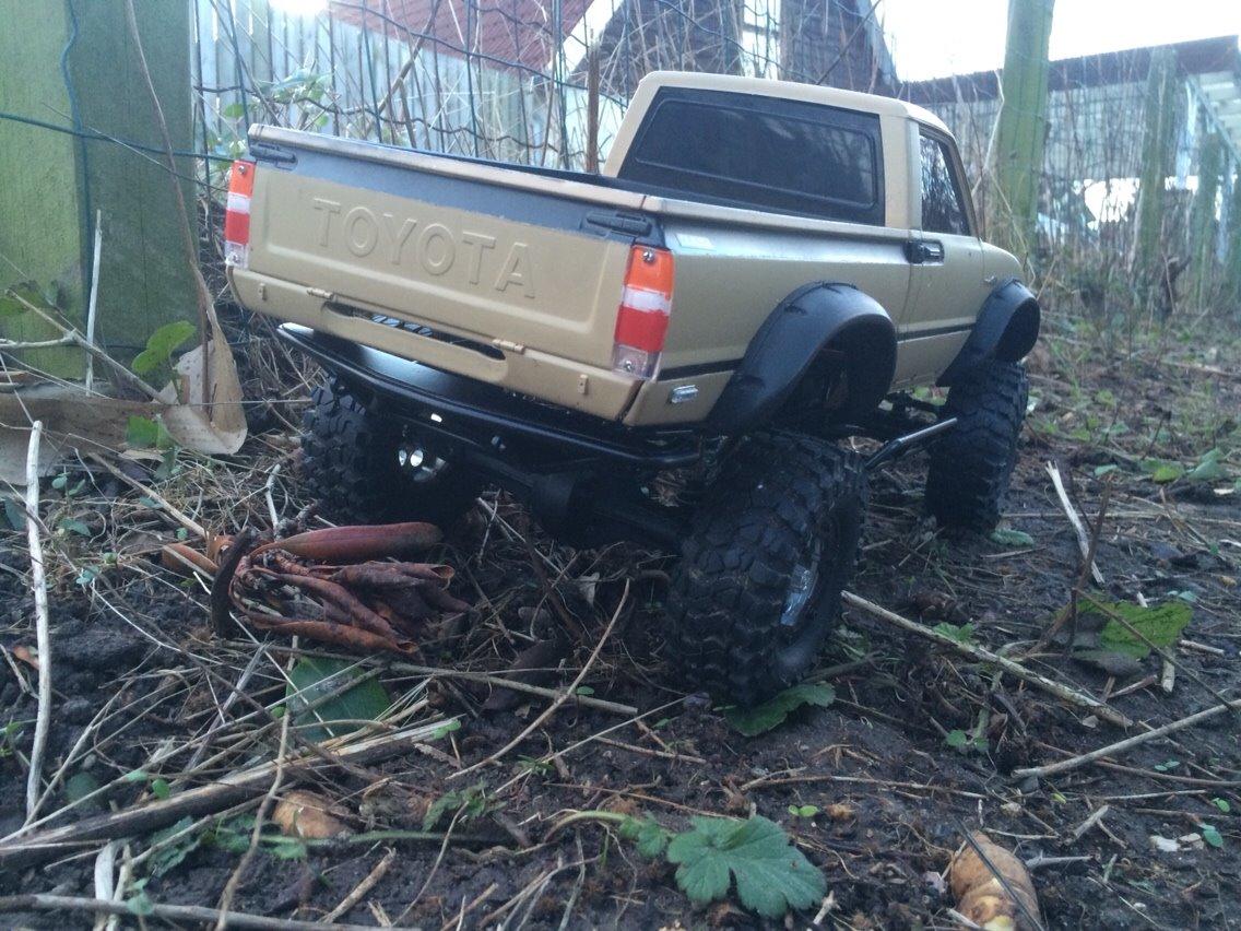 Off-Roader Axial SCX10 Hilux billede 5