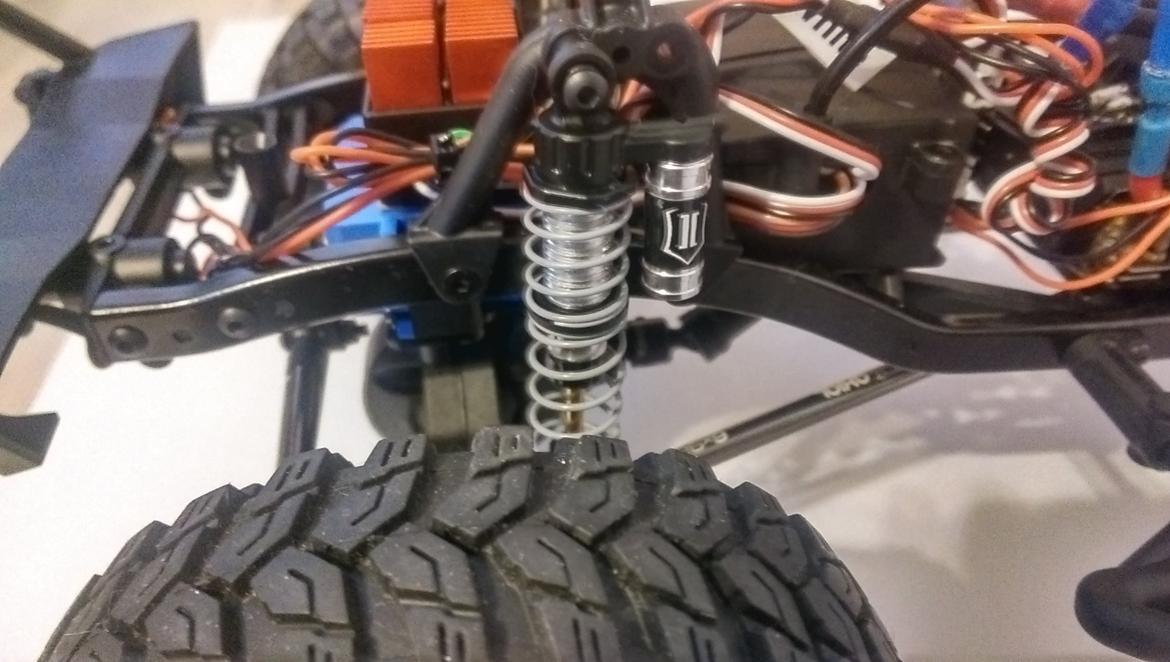 Bil AXIAL SCX10 JeeP Wrangler Unlimited Rubicon KIT billede 10