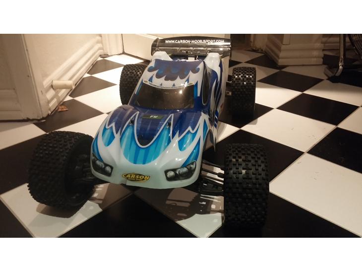 {{currentPhoto.altText}} billede {{currentPhoto.number}}