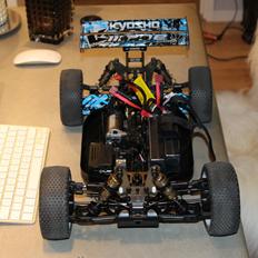 Buggy Kyosho Inferno MP9e - TKI