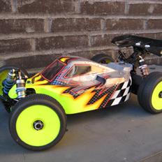 Buggy Kyosho MP9e TKI