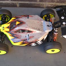 Buggy Kyosho MP9e TKI