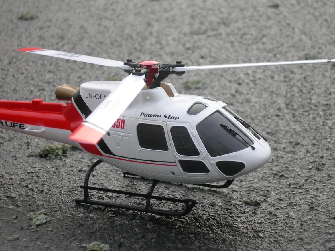 Helikopter AS350 (v931 fra WL Toys) billede 5