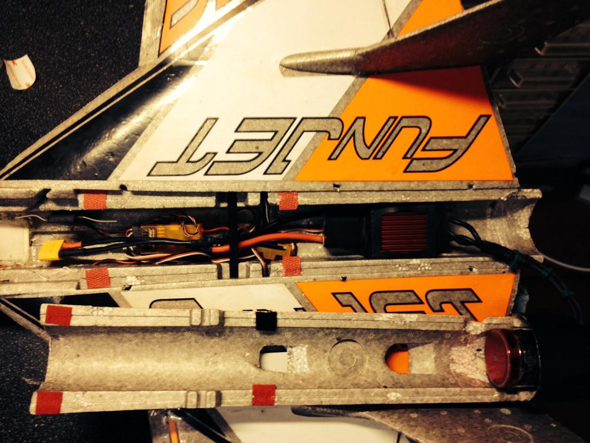 Fly Funjet Ultra 6 s Lipo R.I.P - Flyskroget godt fyldt billede 11
