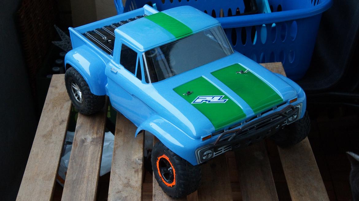 Bil traxxas slash 2WD billede 1