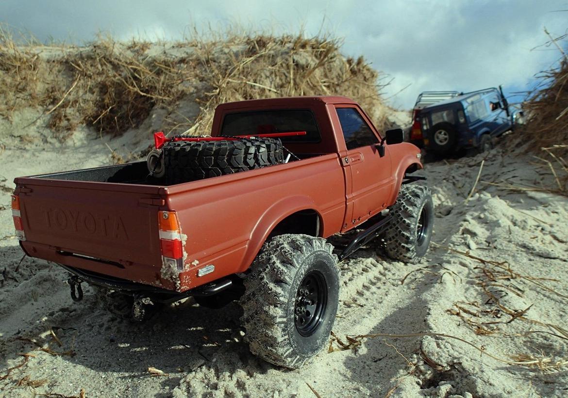 Off-Roader Axial SCX10 Hilux RC4WD Mania. billede 7