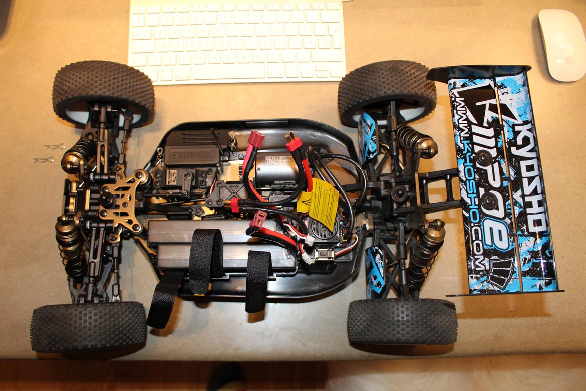 Buggy Kyosho Inferno MP9e - TKI billede 6