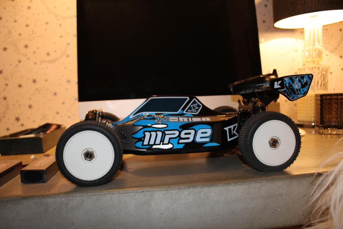 Buggy Kyosho Inferno MP9e - TKI billede 12