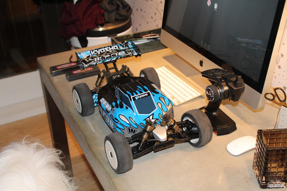 Buggy Kyosho Inferno MP9e - TKI billede 15