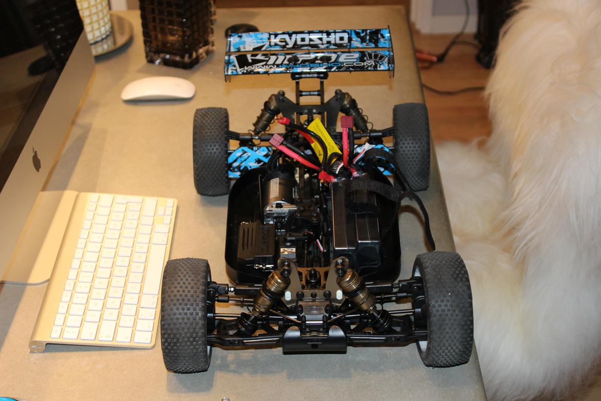 Buggy Kyosho Inferno MP9e - TKI billede 3
