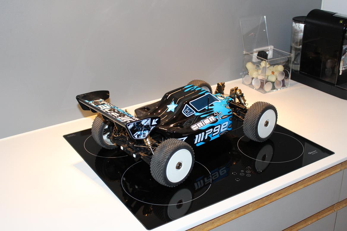 Buggy Kyosho Inferno MP9e - TKI billede 17