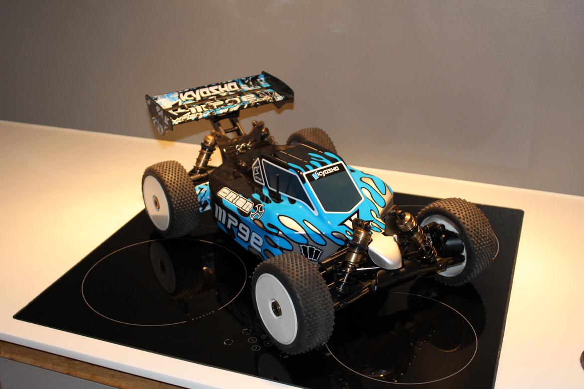 Buggy Kyosho Inferno MP9e - TKI billede 2
