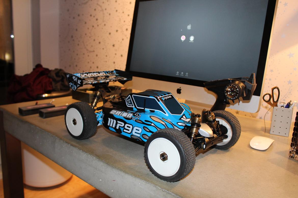 Buggy Kyosho Inferno MP9e - TKI billede 4