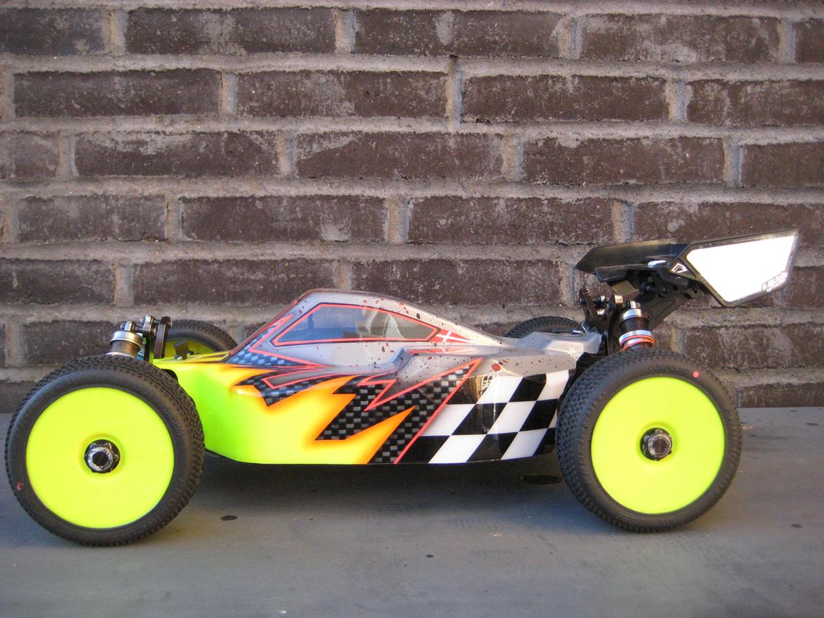 Buggy Kyosho MP9e TKI billede 2