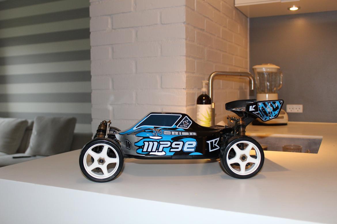 Buggy Kyosho Inferno MP9e - TKI billede 1