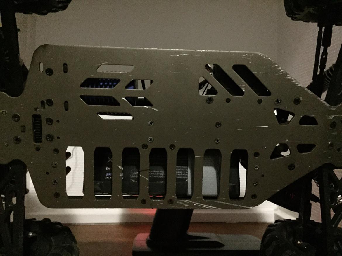 Off-Roader Hbx stealth x09 - Super fin bund, de ridser er nogen jeg har lavet, så bilen har nok ikke kørt meget billede 5