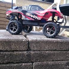 Off-Roader Traxxas slash/e-revo 