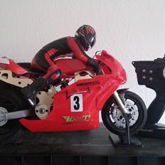 Motorcykel DUCATI 999R