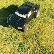 Truck Mugen MBX6 ombygget til short course