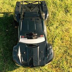 Truck Mugen MBX6 ombygget til short course