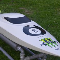 Båd MHZ/PSR Wavefighter