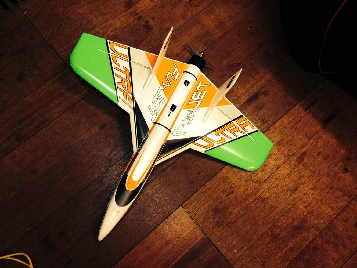 Fly FunJet Ultra 6S - Grøn folie på toppen meget nem at se billede 4