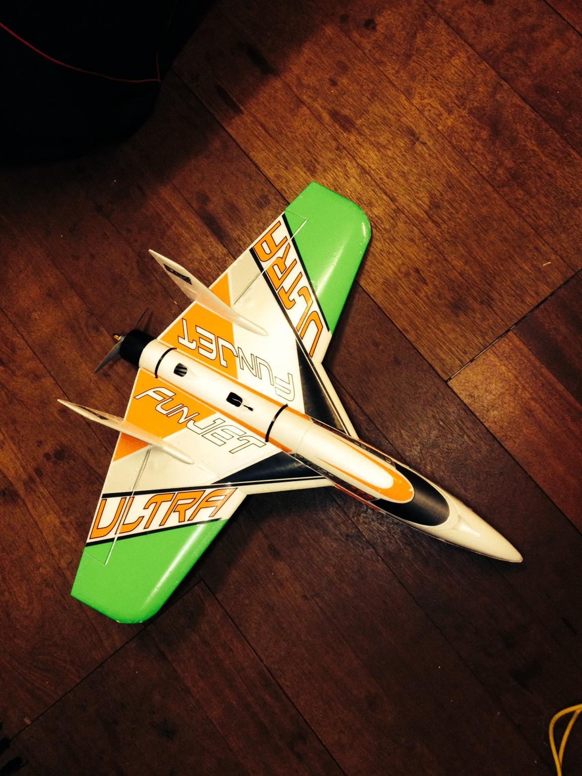 Fly FunJet Ultra 6S - Grøn folie på toppen meget nem at se billede 5