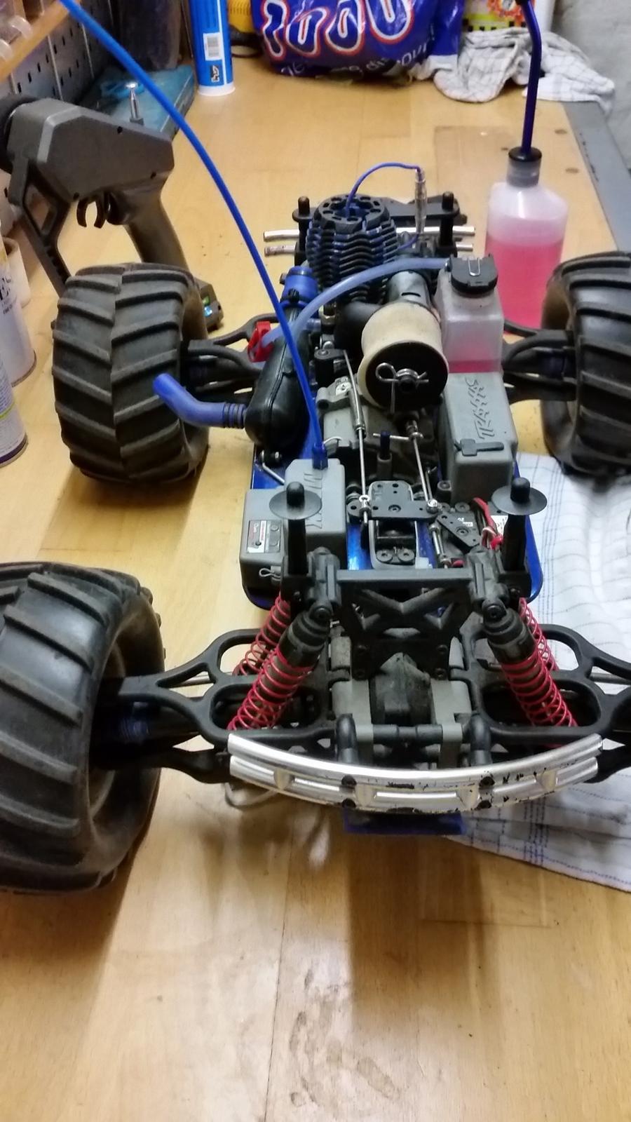 Bil Traxxas T-maxx Classic billede 5