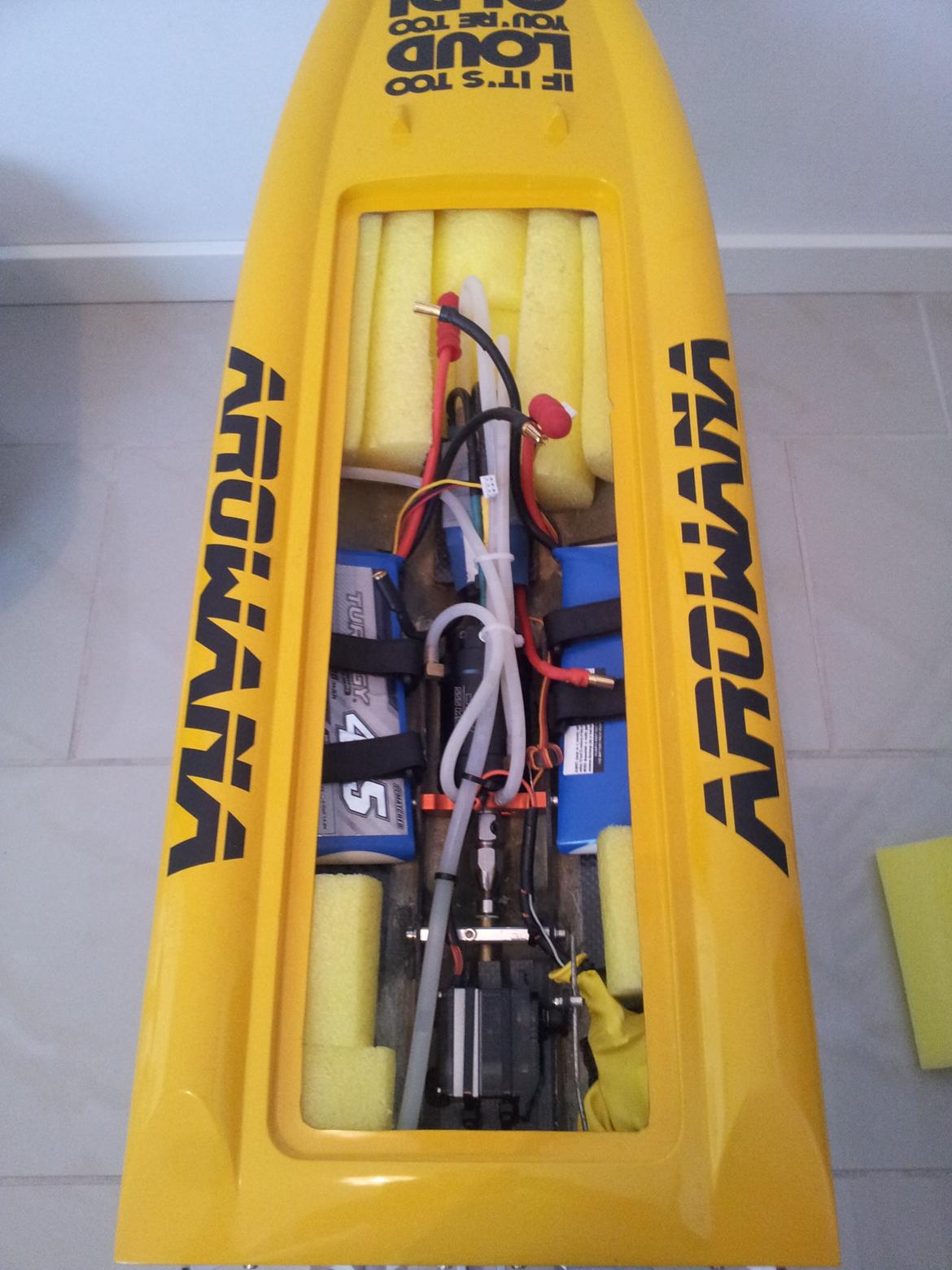 Båd arowana deep vee 31,5" solgt billede 6