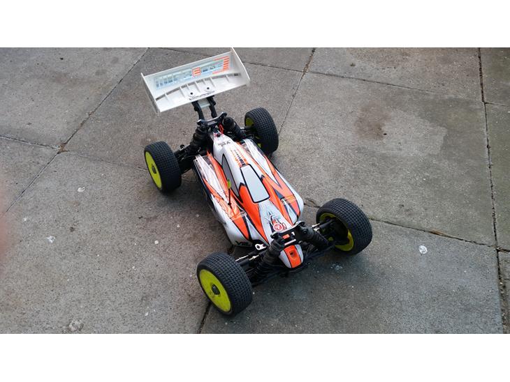 {{currentPhoto.altText}} billede {{currentPhoto.number}}