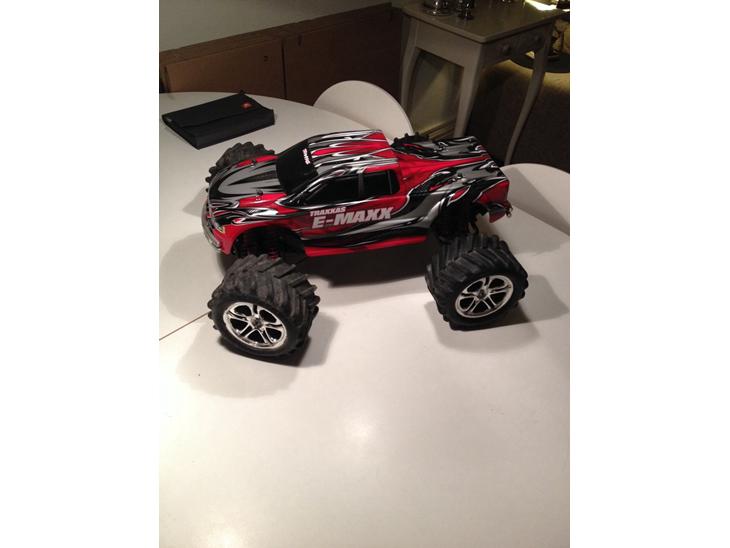 Off-Roader Traxxas E-maxx billede 0