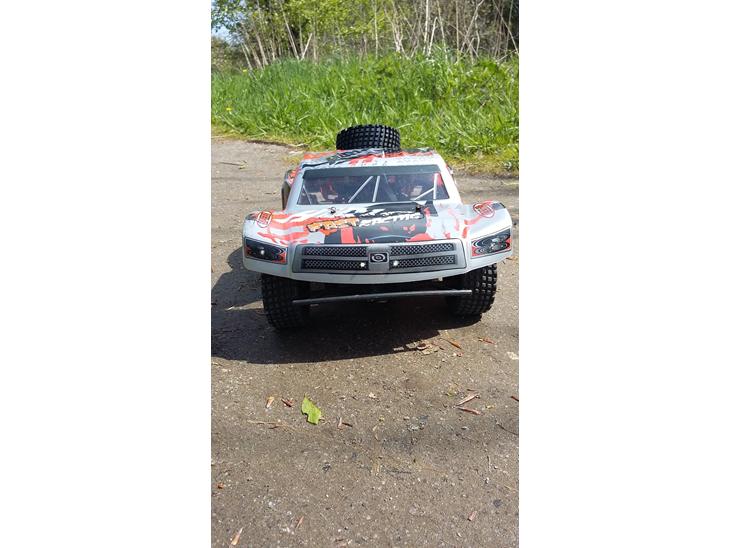 {{currentPhoto.altText}} billede {{currentPhoto.number}}