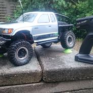 Off-Roader axial scx10 honcho *solgt*