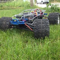 Truck Traxxas E-revo Gorillamax