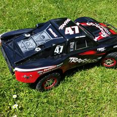 Truck Traxxas Slash 4x4 Brushless