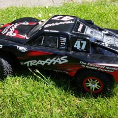 Truck Traxxas Slash 4x4 Brushless