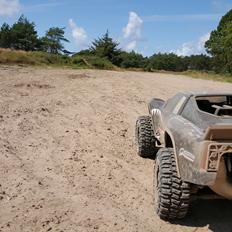 Off-Roader HPI baja 5T