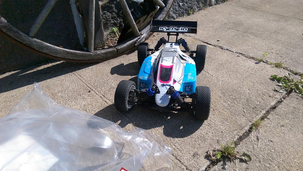 Buggy Kyosho Inferno Neo E billede 2