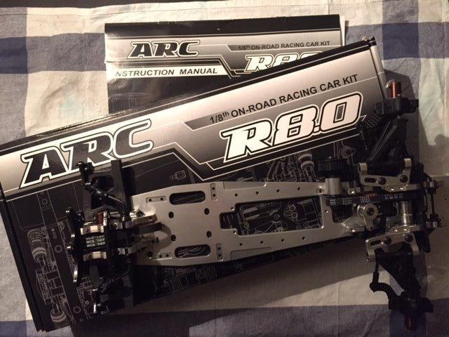 Bil ARC R8.0 1:8 nitro onroad Limited Edition - Samling af bilen er i gang. billede 17
