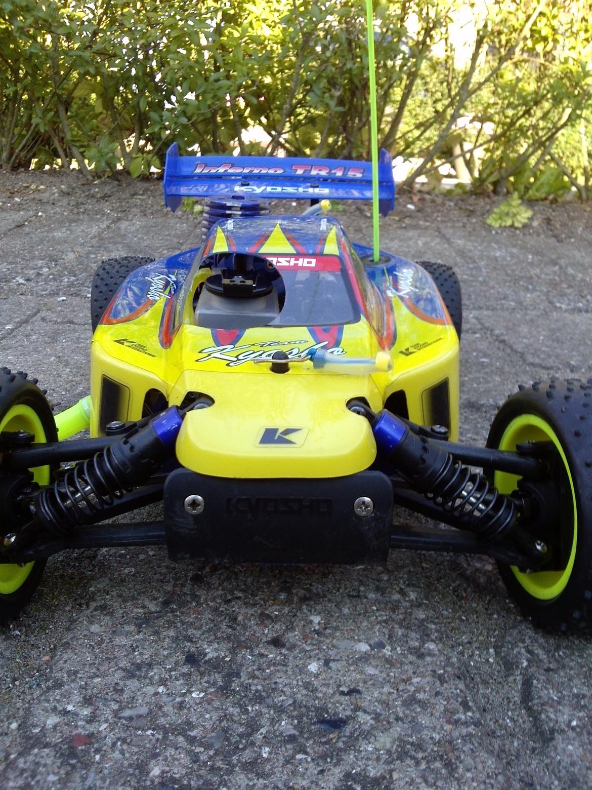 Buggy Off-Road Kyosho Inferno TR15 RTR billede 1